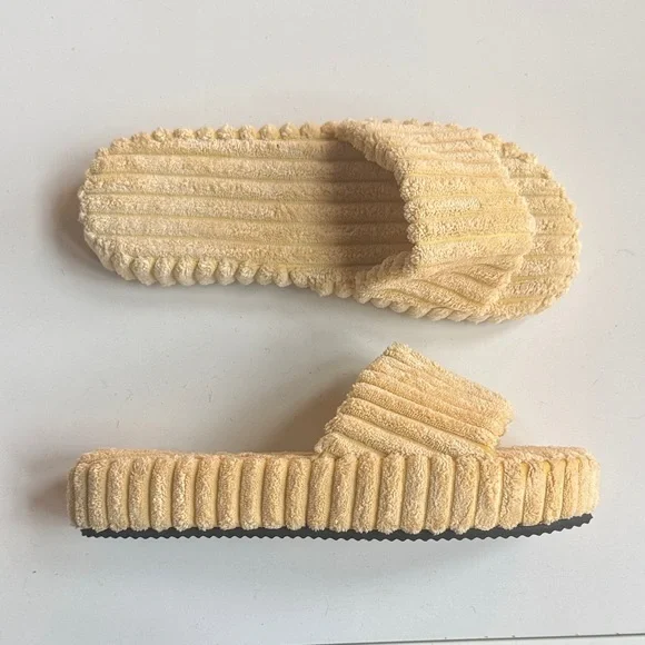 Platform Ribbed Slides in Yellow - Picture 2 of 2